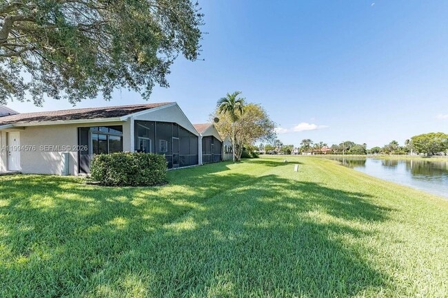 Building Photo - 518 Woodgate Cir