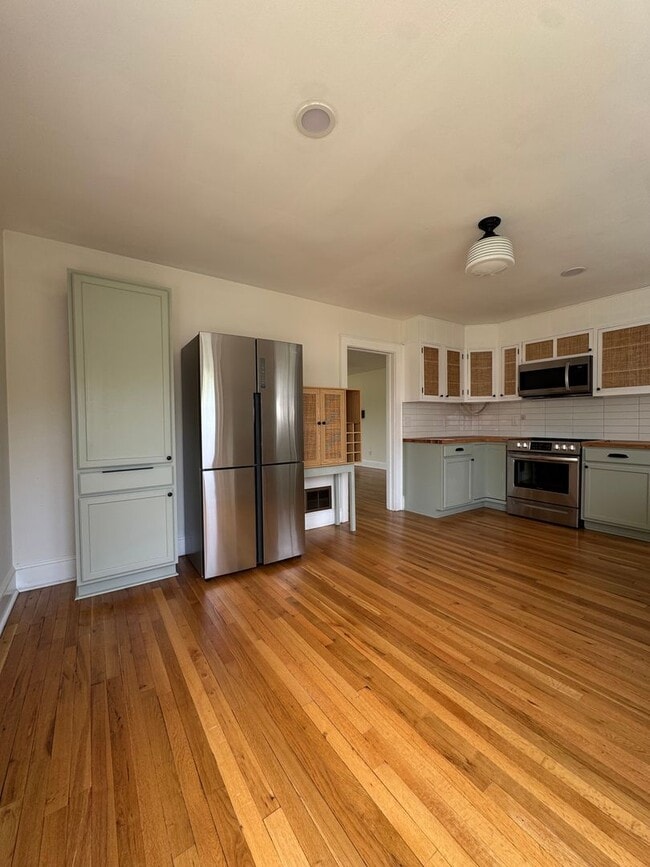 Building Photo - Unique and pristine home for rent in Cave Spring! 2BR 1.5 Bath