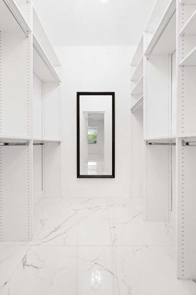 Building Photo - 1209 Olympic Cir