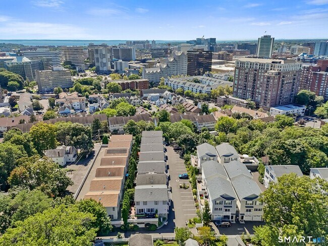 Building Photo - 27 Terrace Pl