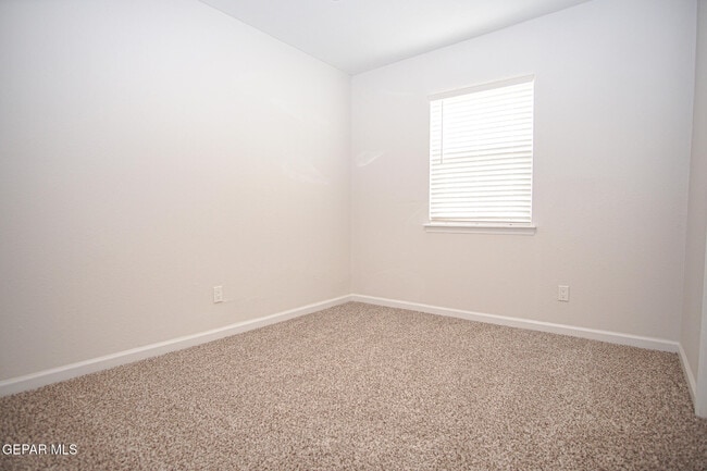 Building Photo - 4920 Alps Dr