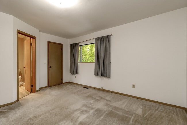 Building Photo - 3223 S 372nd St