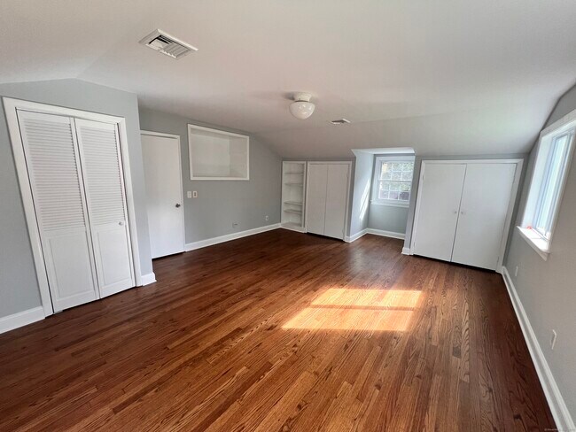 Building Photo - 267 Thunder Hill Dr