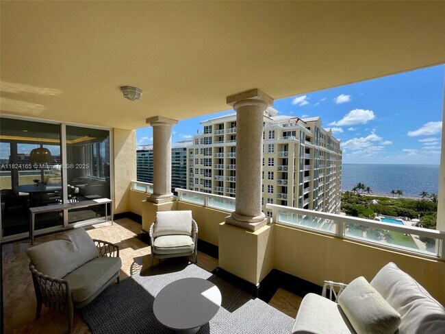 Building Photo - 445 Grand Bay Dr
