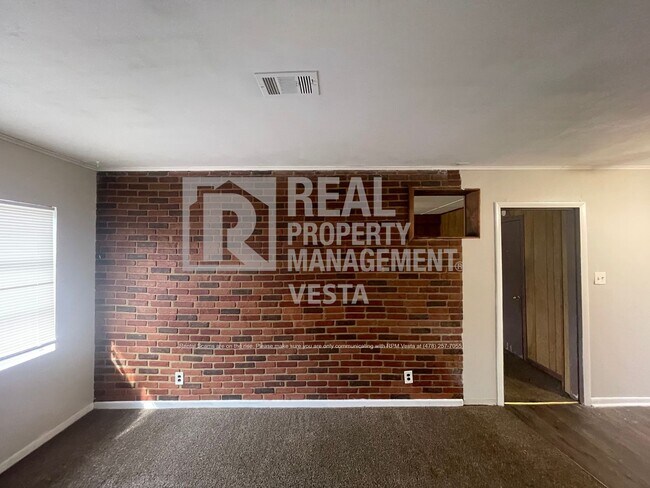 Building Photo - 4342 Pinedale Dr