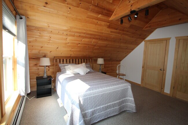 Building Photo - 15 Beech Tree Ln