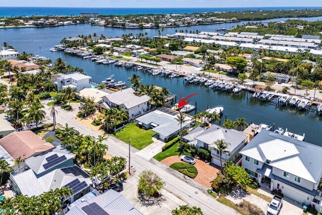 Building Photo - 718 Shore Dr