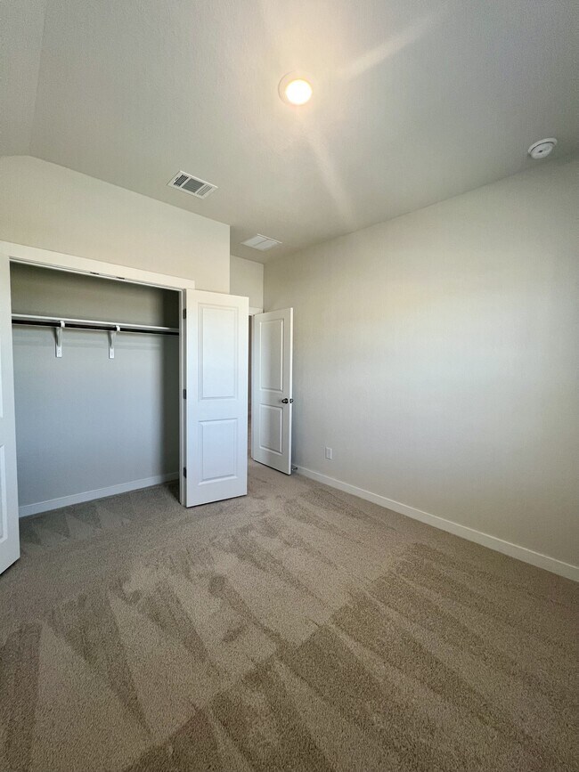 Building Photo - 14438 Inspiration Pt