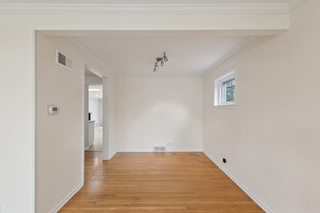 Building Photo - 9225 Karlov Ave
