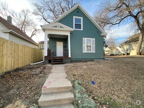 Building Photo - Fully Remodeled 3Bedroom House!