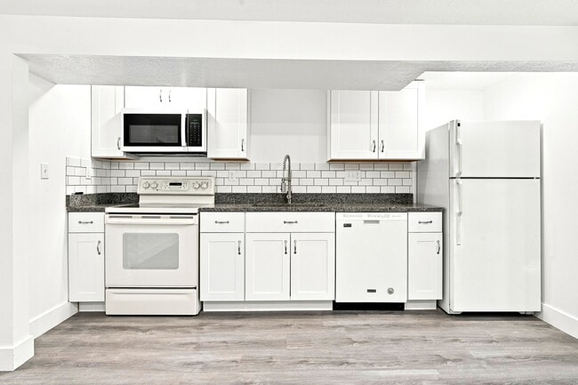 Building Photo - 5256 S 2000 W