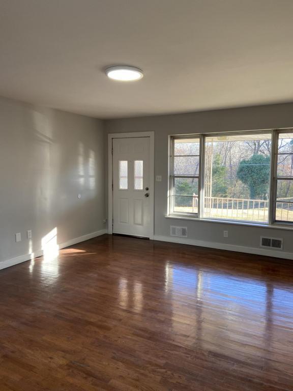 Building Photo - 1830 E 18th St