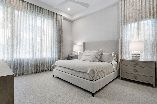 Building Photo - 9109 Fiano Pl