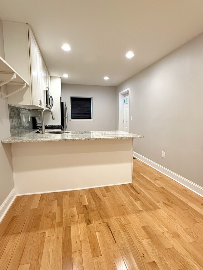 Building Photo - 2535 S Sartain St