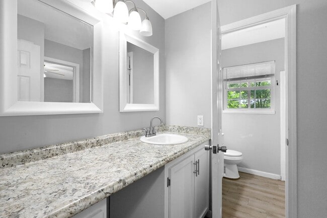 Building Photo - 3bd 2ba HOME FOR RENT!