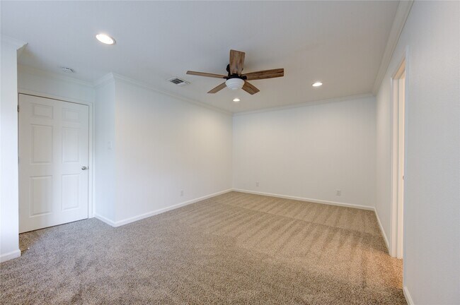 Building Photo - 2523 Anniston Dr