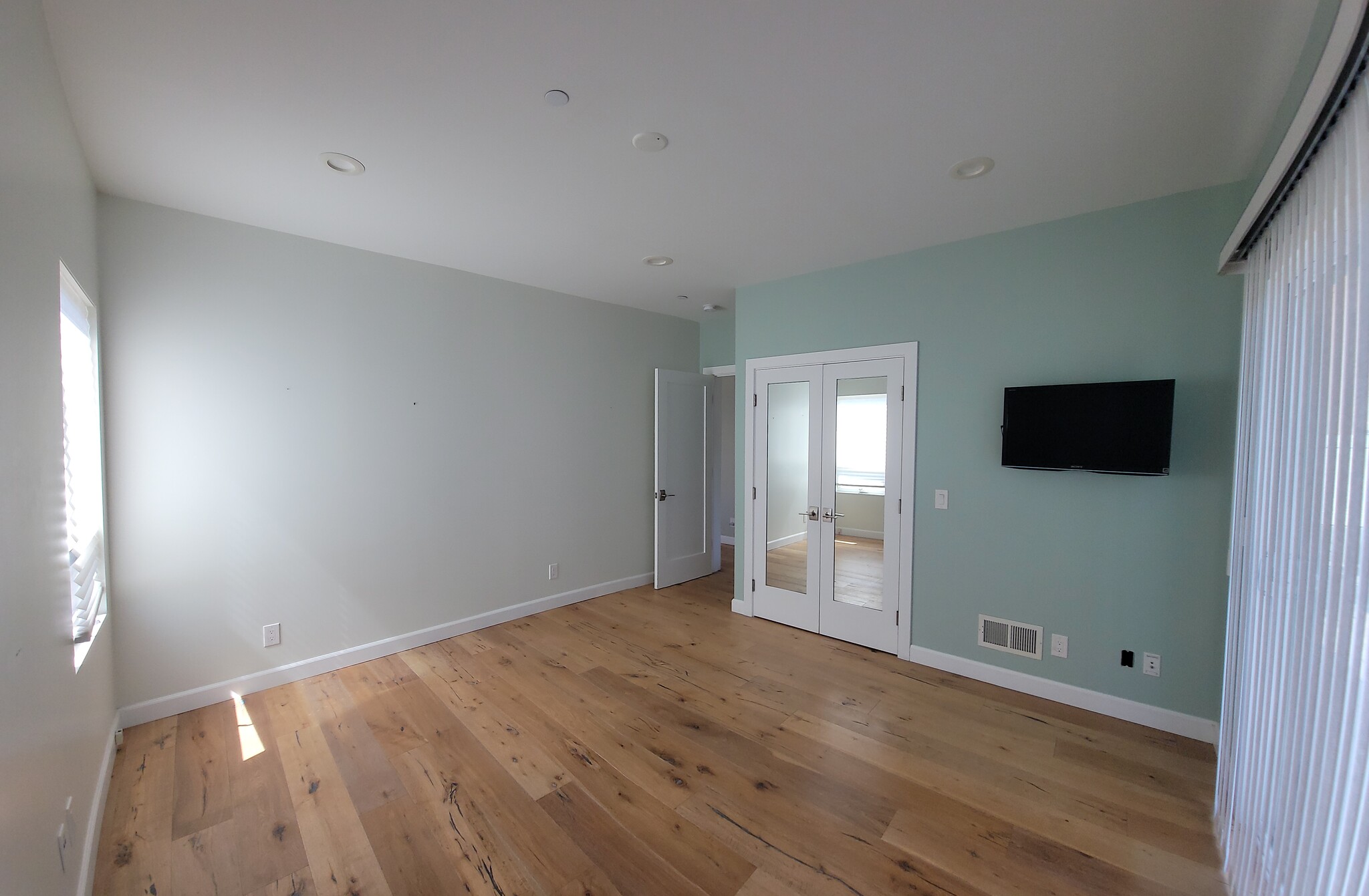 Building Photo - 410 Miramar Dr