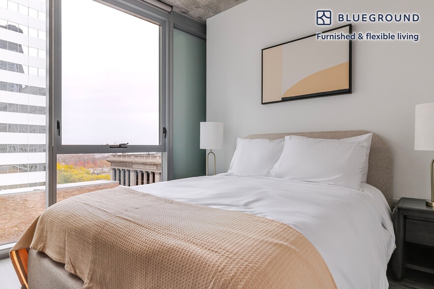 Building Photo - 60 E Randolph St