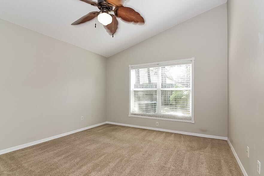 Building Photo - 4007 Fontana Pl
