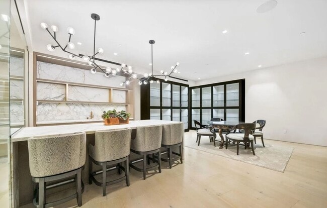 Building Photo - Luxury Coastal Escape w/ Resort-Style Amen...