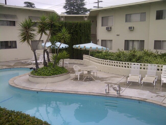 Building Photo - 12345 Magnolia Blvd