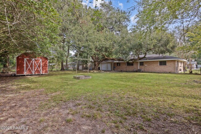 Building Photo - 408 Alice Dr