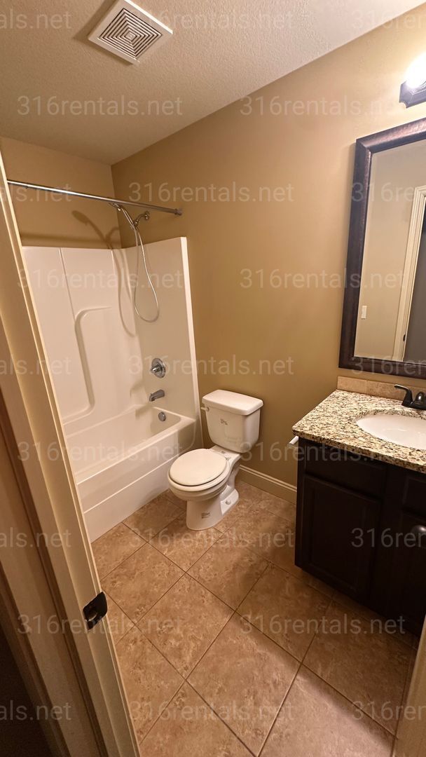 Building Photo - $1,850 - 4 bedroom / 3 bathrooms - Beautiful and Large Home! *COMING SOON*