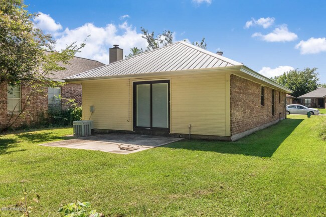 Building Photo - 142 Sandest Dr