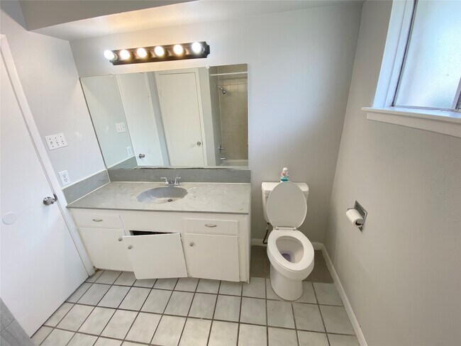 Building Photo - 8214 Riptide Dr