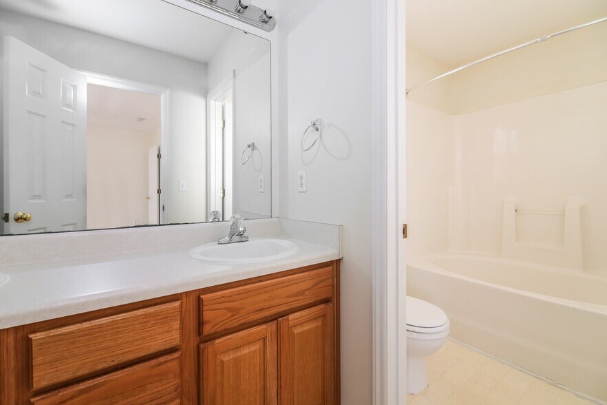 Building Photo - 525 Groveton Trail