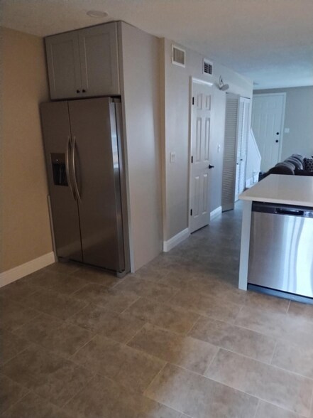 Building Photo - 11819 Cypress Hill Cir
