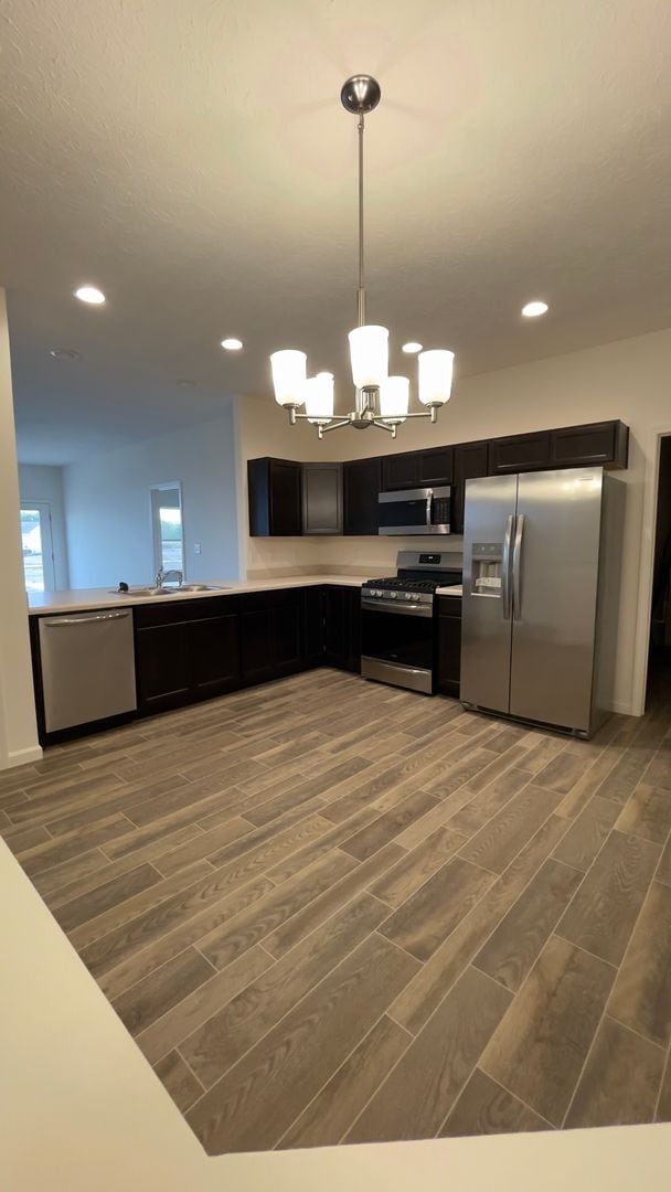 Building Photo - AVALON BLUFF......3 Bedroom 2 Bath