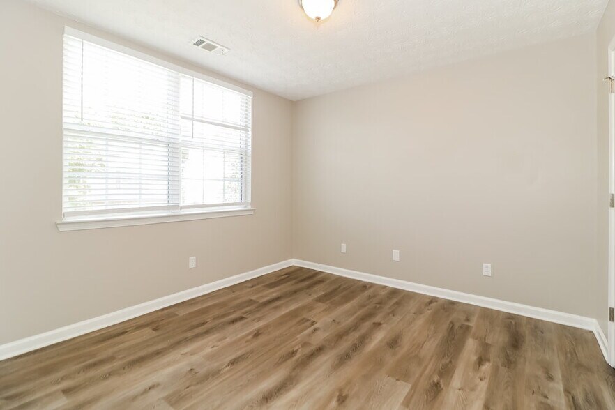 Building Photo - 7023 Red Maple Ln