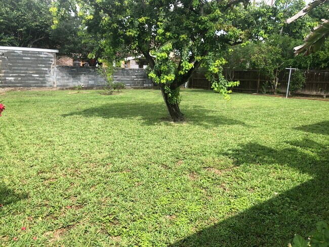 Building Photo - 54 Woodmere Ct