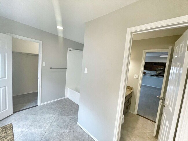 Building Photo - Spacious 2-Story Home – Move-In Ready!