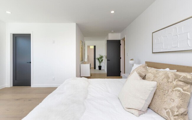 Building Photo - **3900 Paseo De Las Tortugas Torrance** Spacious 4 bedroom 3 bath with beautiful view!