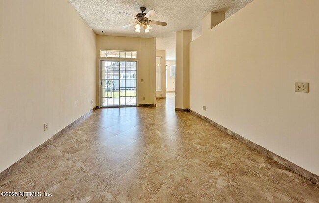 Building Photo - 2413 Cedar Trace Dr W