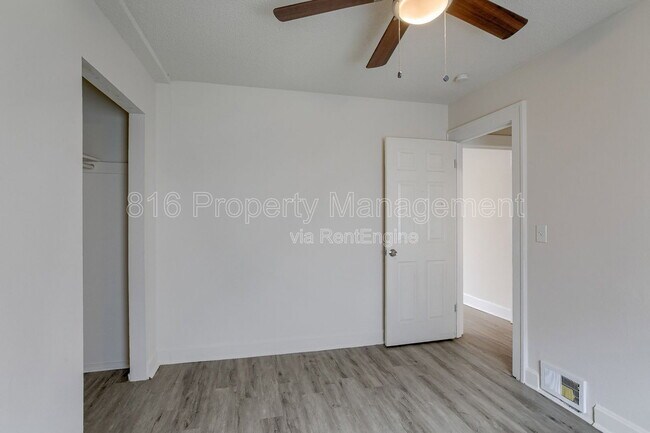 Building Photo - 6215 S Benton Ave