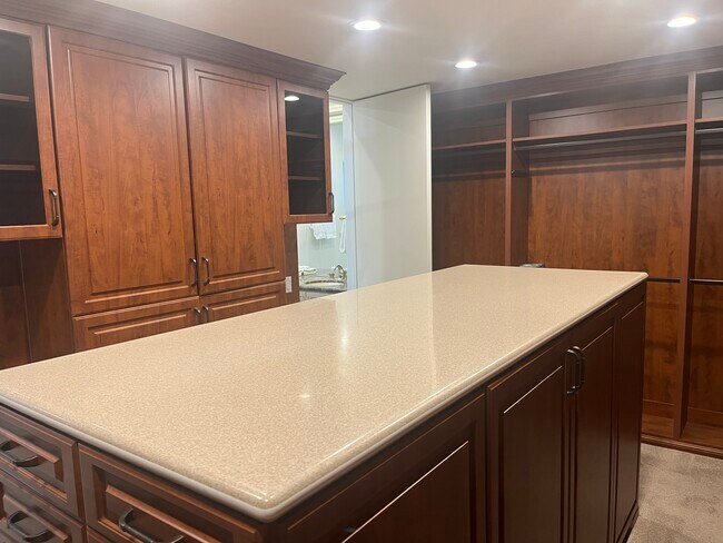 Building Photo - 45540 Cielito Dr