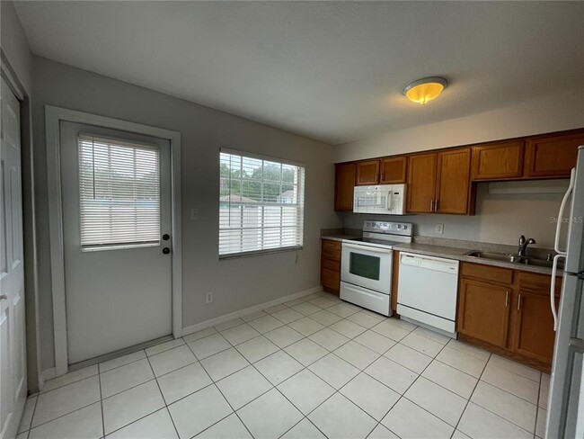 Building Photo - 13543 Embassy Park Ct