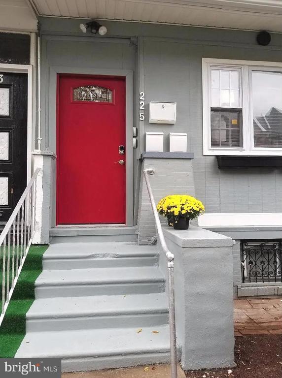 Primary Photo - 225 S 49th St