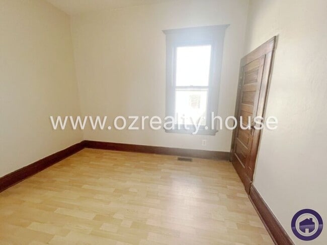 Building Photo - 1031 N Michigan St