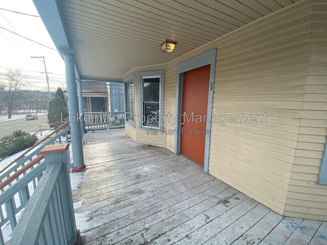 Building Photo - 1320 S Westnedge Ave