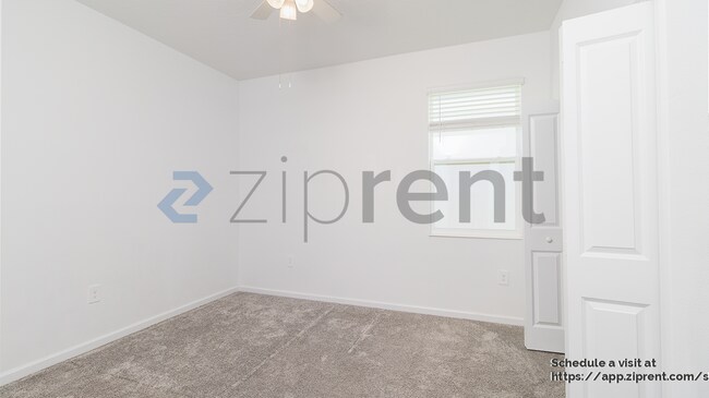 Building Photo - 2898 Armstrong Ave