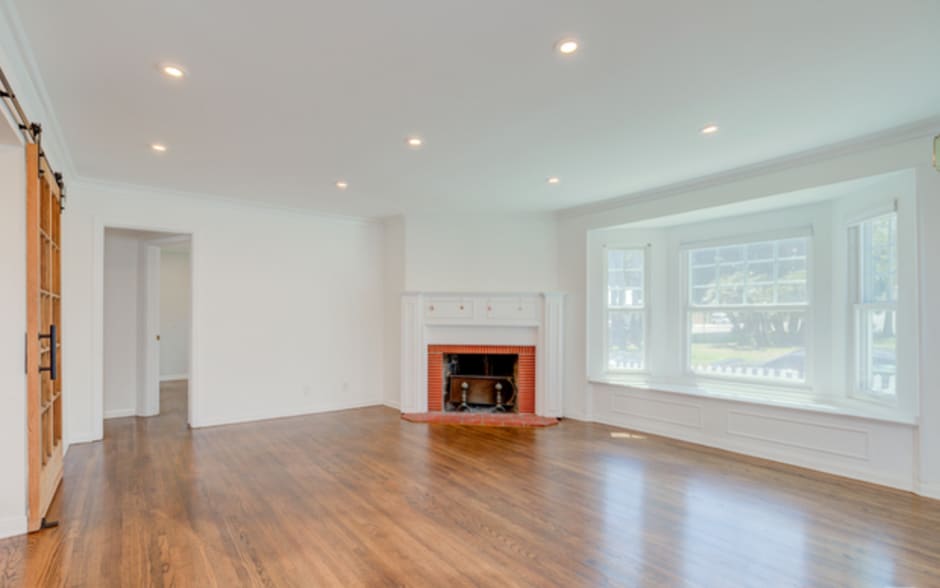 living room - 7612 Earldom Ave