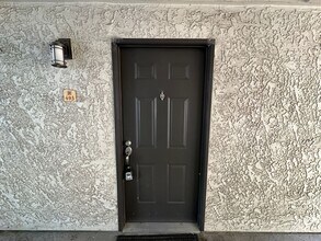 Building Photo - Cupertino Villas Condo