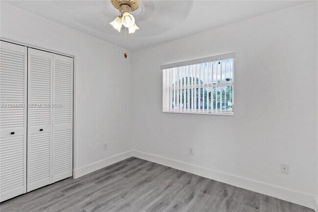 Building Photo - 5215 SW 128th Ave