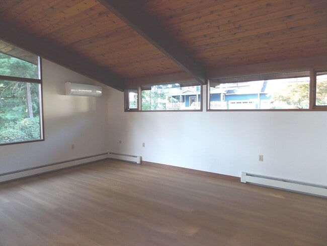 Building Photo - 150 2nd Rd