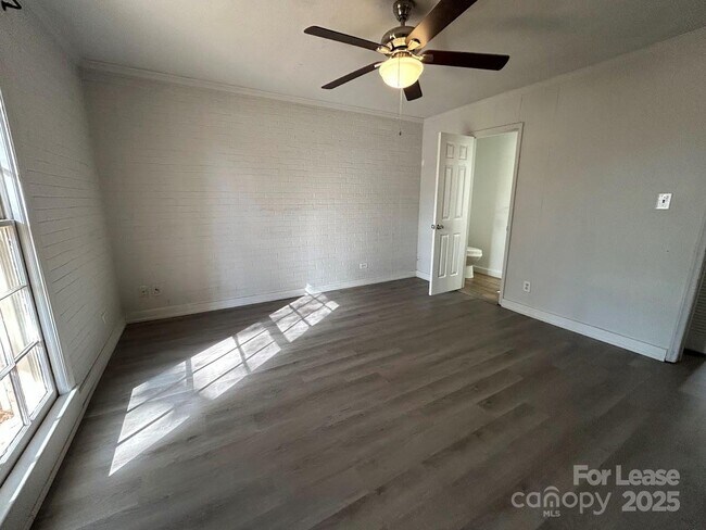 Building Photo - 3312 Circles End Cir