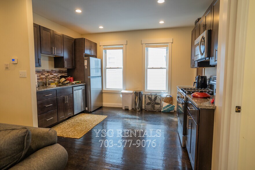 Building Photo - 85 Auckland St